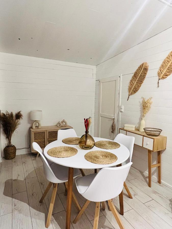 Cabane Le Flamant Avec Jardin, Piscine Et Parking Сен Мари де ла Мер Екстериор снимка