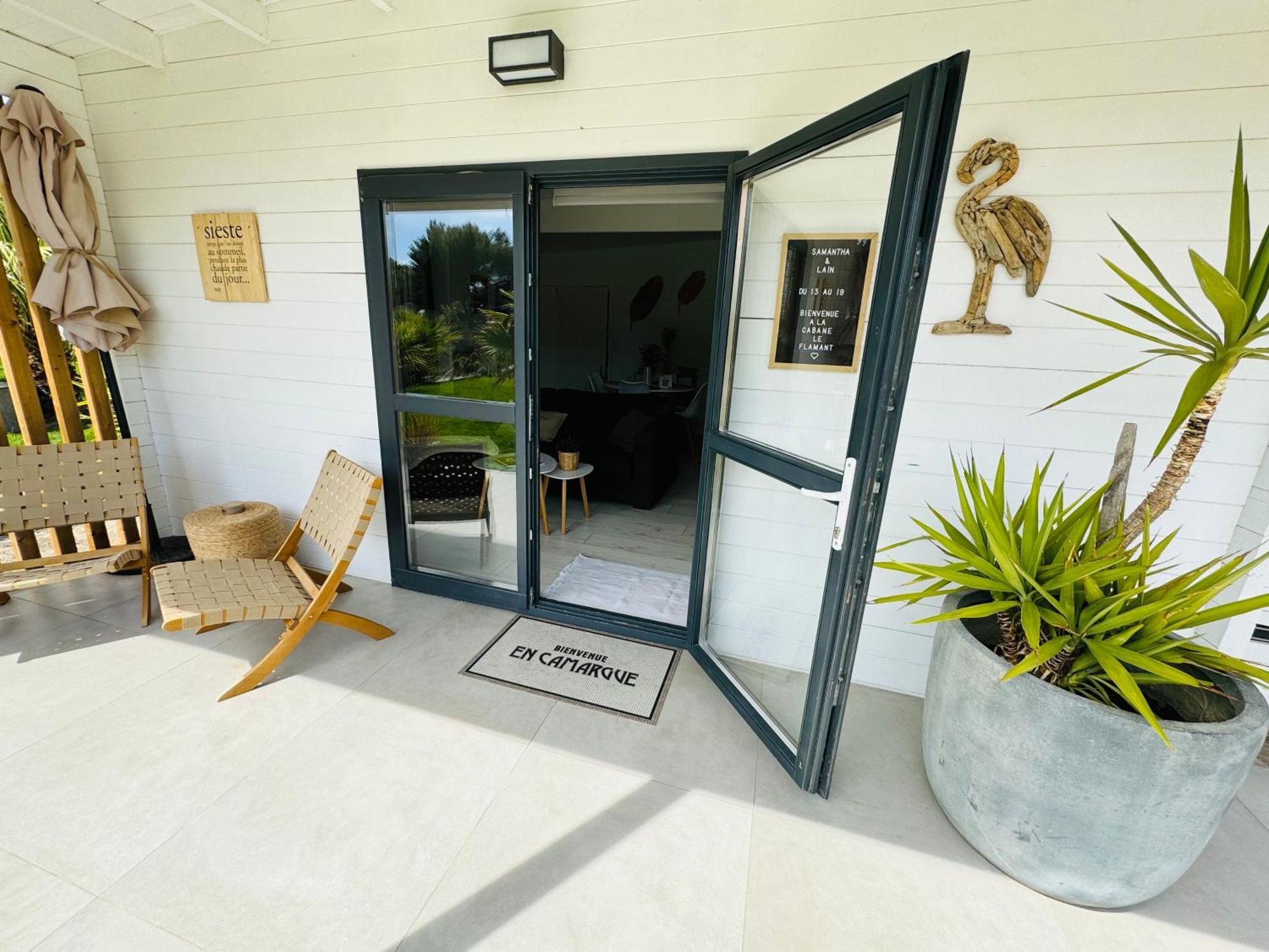 Cabane Le Flamant Avec Jardin, Piscine Et Parking Сен Мари де ла Мер Екстериор снимка