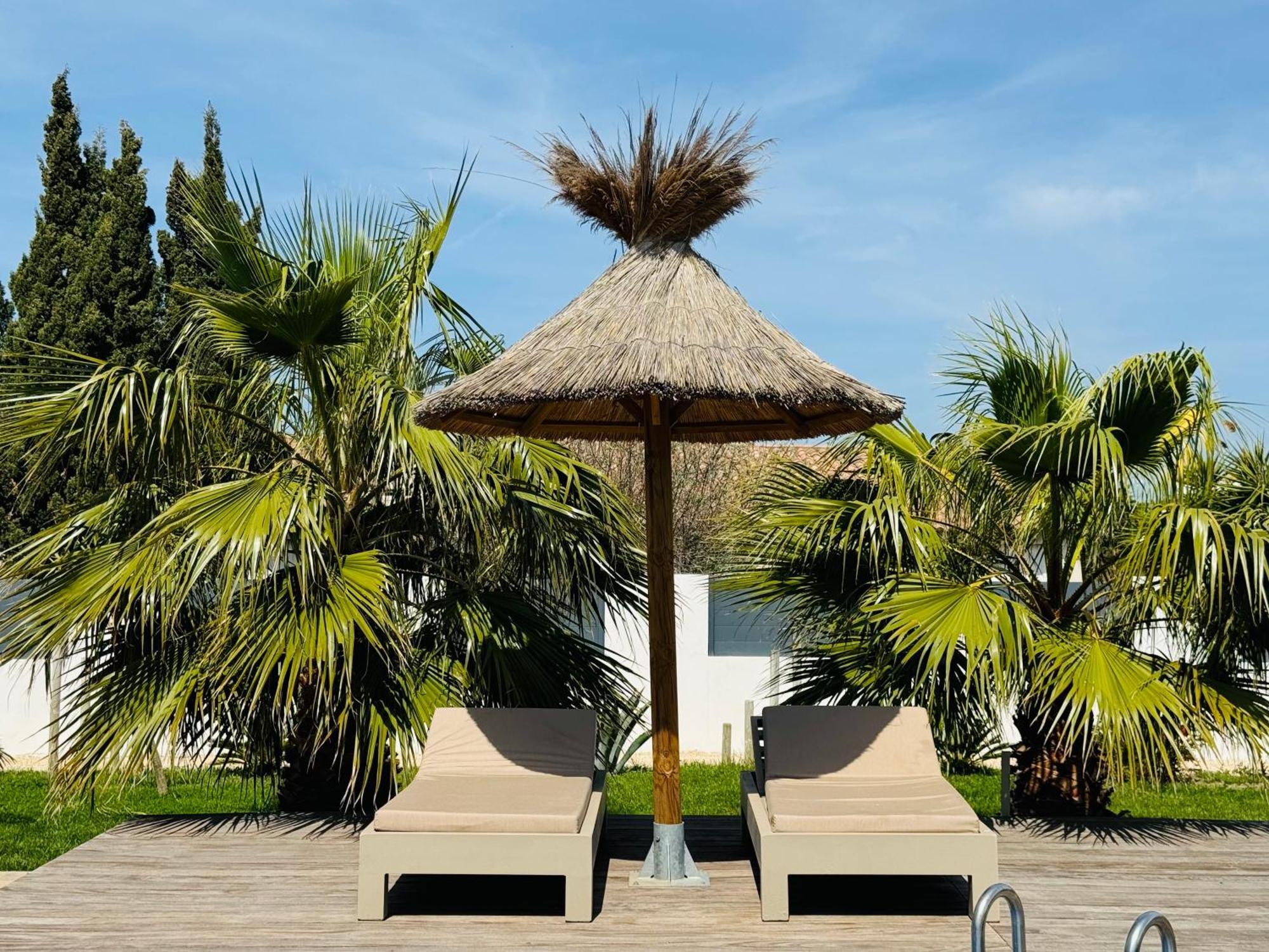 Cabane Le Flamant Avec Jardin, Piscine Et Parking Сен Мари де ла Мер Екстериор снимка