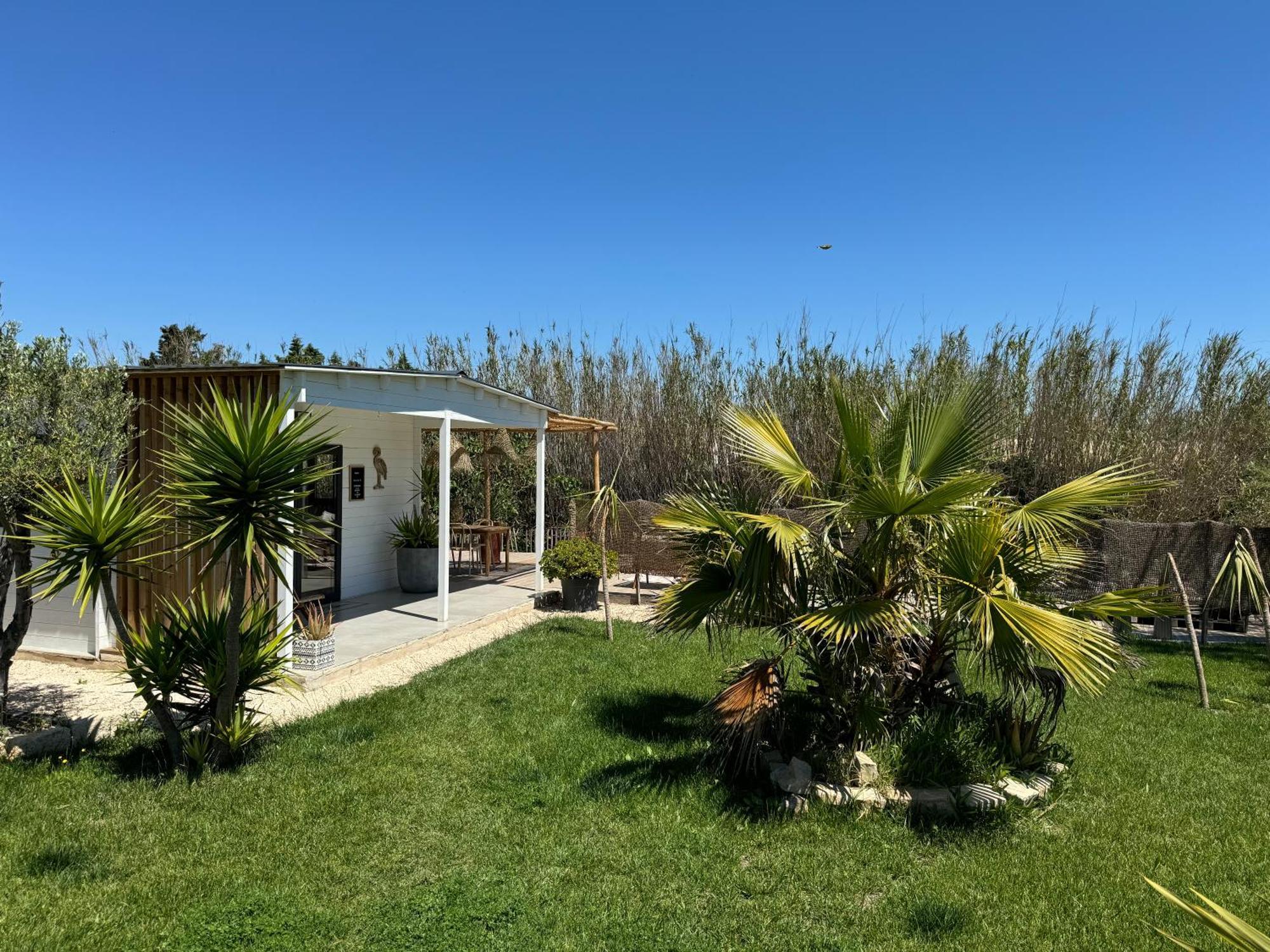 Cabane Le Flamant Avec Jardin, Piscine Et Parking Сен Мари де ла Мер Екстериор снимка
